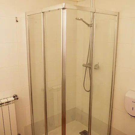 Onefam Ribeira Hostal Oporto