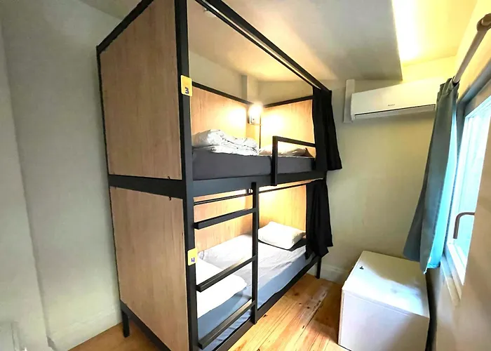 Onefam Ribeira Hostal Oporto