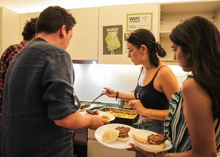 Onefam Ribeira Hostel *