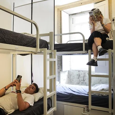 Onefam Ribeira Hostel Porto
